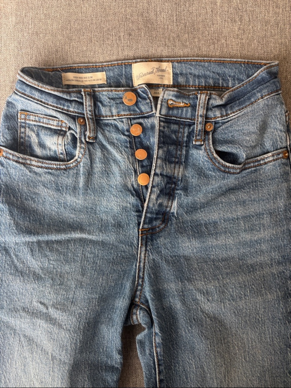 Universal Thread Women's Light Blue Straight Leg Jeans - Picture 4 of 4